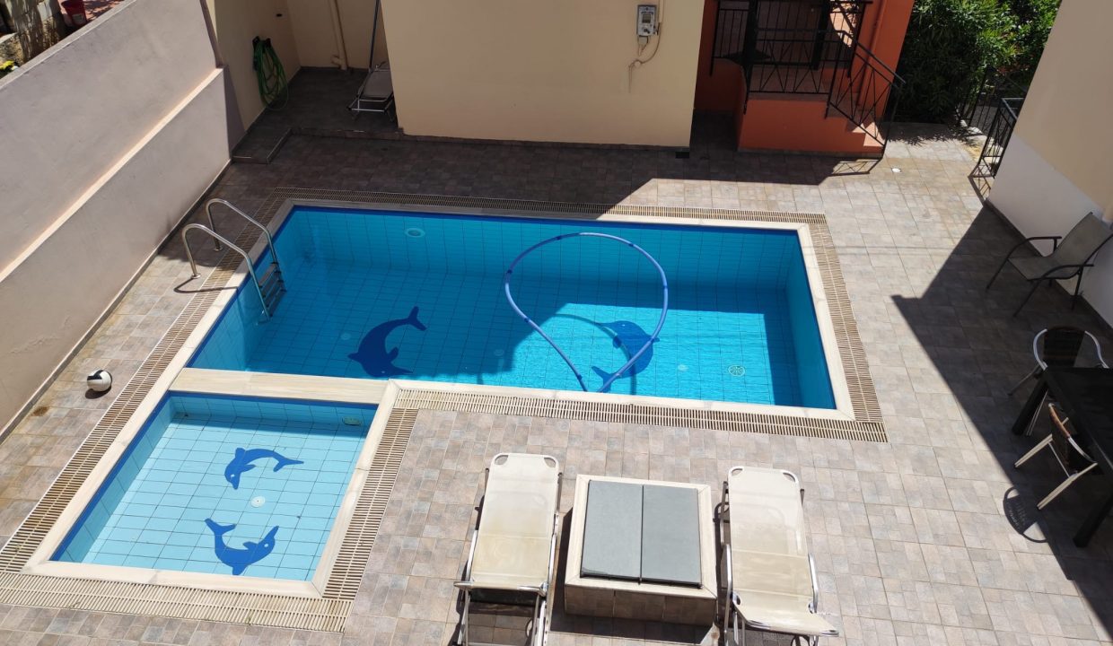 2d44ff2f-9599-4444-8dda-4c028049d4e1