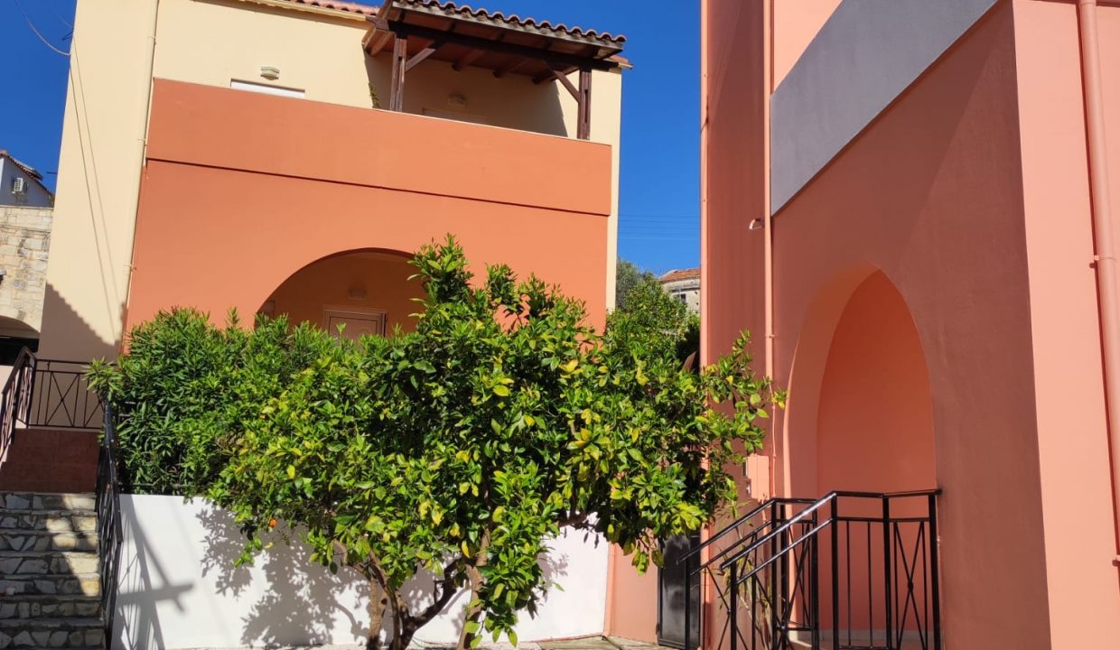 cf0e6261-ef8b-42b8-b872-d53160f29247