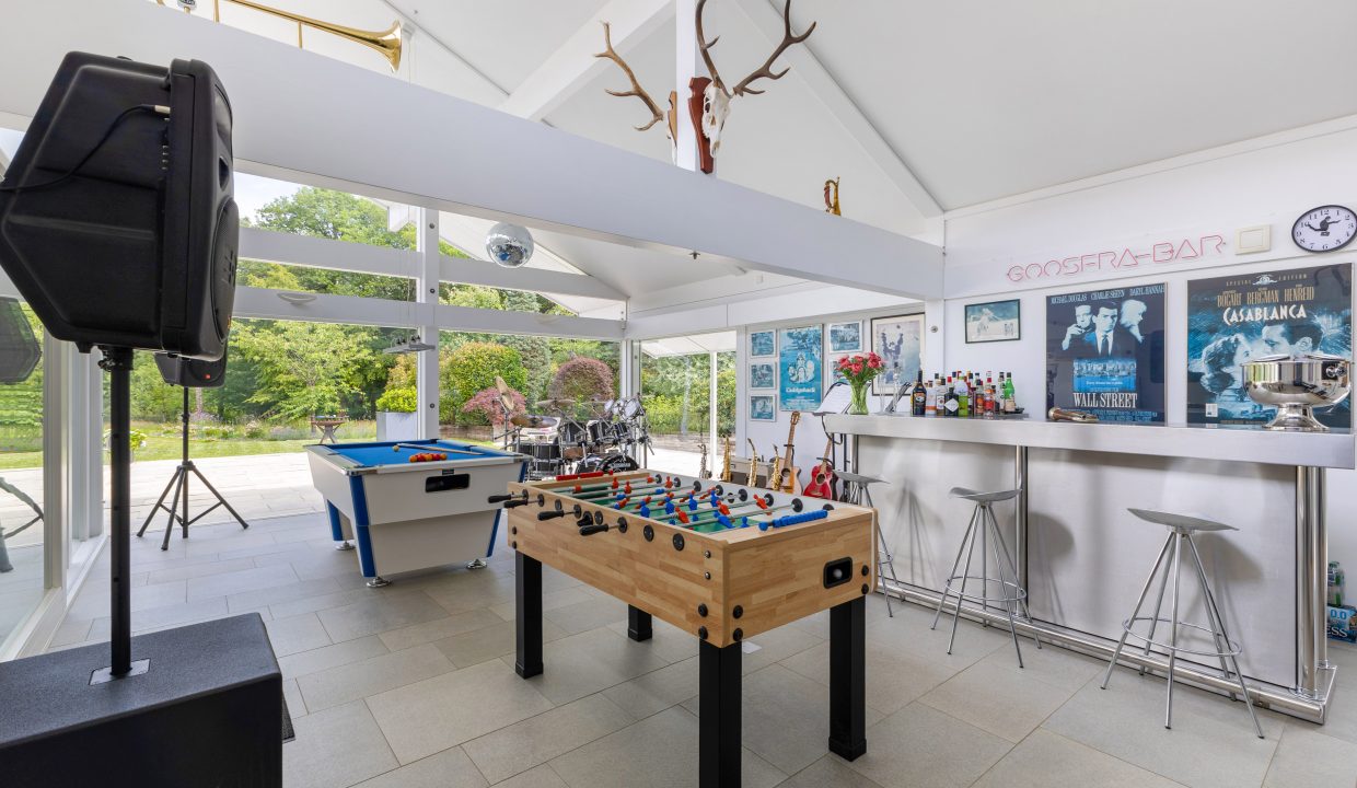 The-Lake-House-The-Forestry-Road-Plaistow (14)