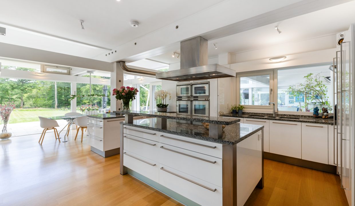 The-Lake-House-The-Forestry-Road-Plaistow (9)