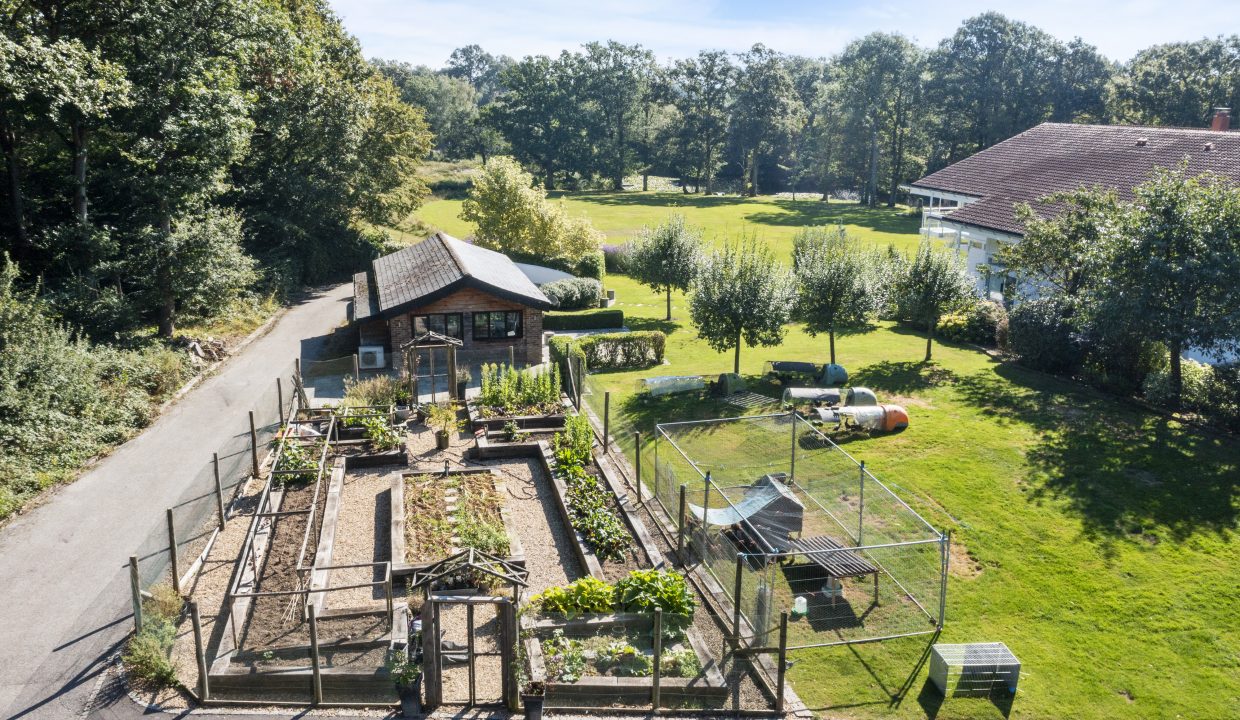 The-Lake-House,-The-Forestry-Road,-Plaistow,-Billingshurst,-West-Sussex,-RH14-0PB